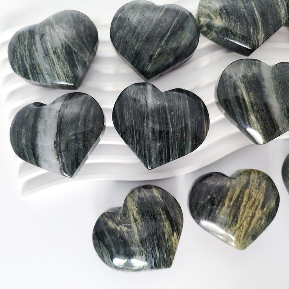 Green Rabbit Hair Quartz Heart Crystal Carving Healing Crystal - Picture 9 of 10